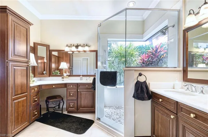 Make-up Vanity