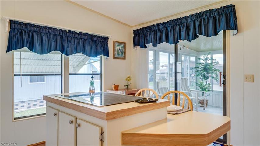 Enjoy the Florida sunshine, dining at your breakfast bar.