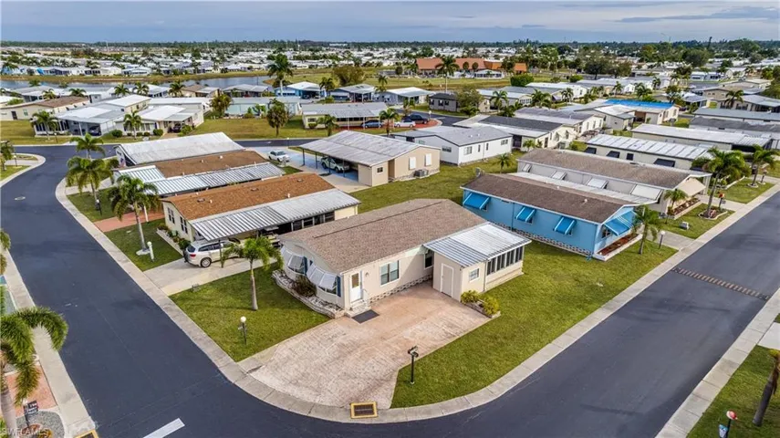 See the brand new roof? See the oversized corner lot? Make your Florida dream a reality!