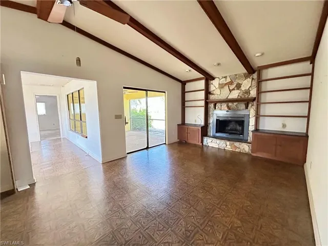 Family room with Fireplace