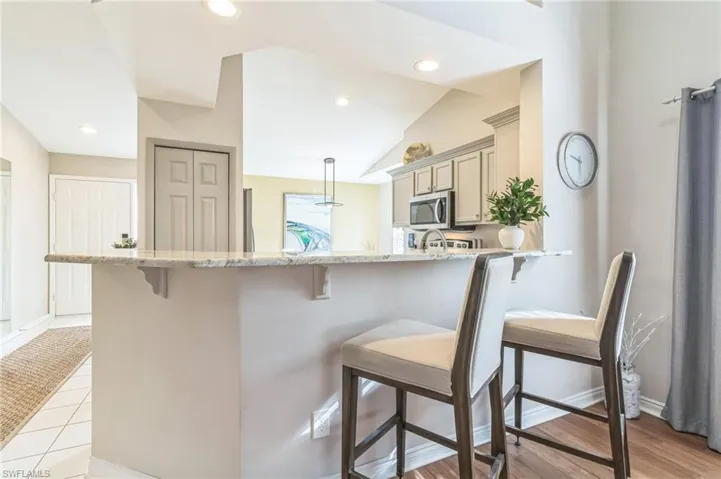 Convenient breakfast bar