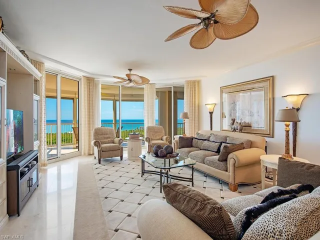 SPACIOUS LIVING ROOM WITH GULF VIEWS