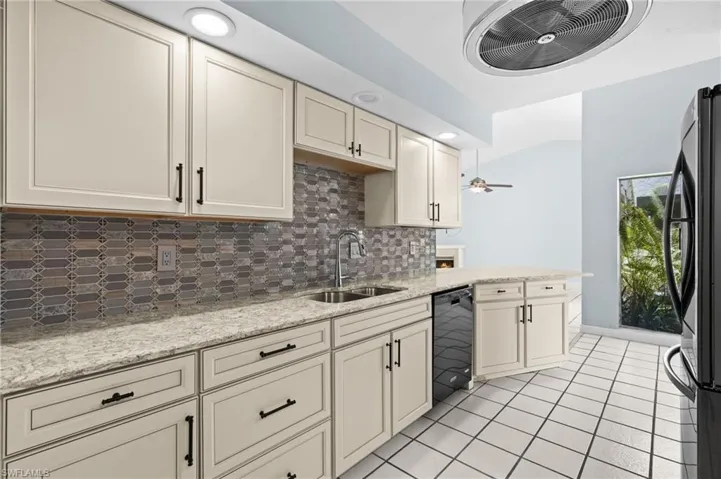 7305 Constitution Cir, Fort Myers, Florida 33967