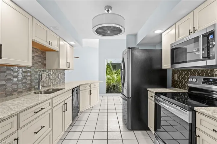 7305 Constitution Cir, Fort Myers, Florida 33967