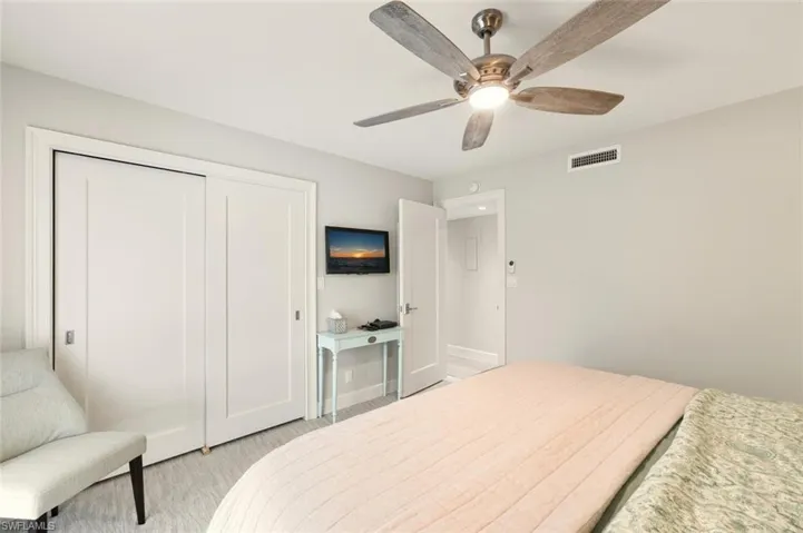 250 Park Shore Dr 101, Naples, Florida 34103