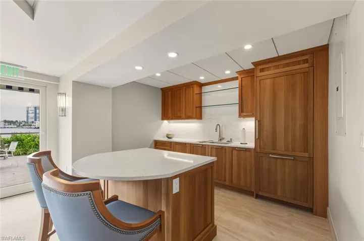 250 Park Shore Dr 101, Naples, Florida 34103