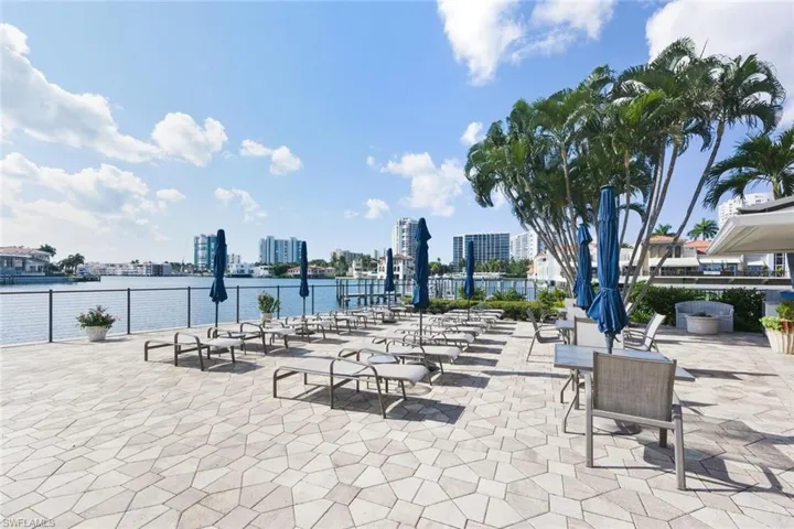 250 Park Shore Dr 101, Naples, Florida 34103
