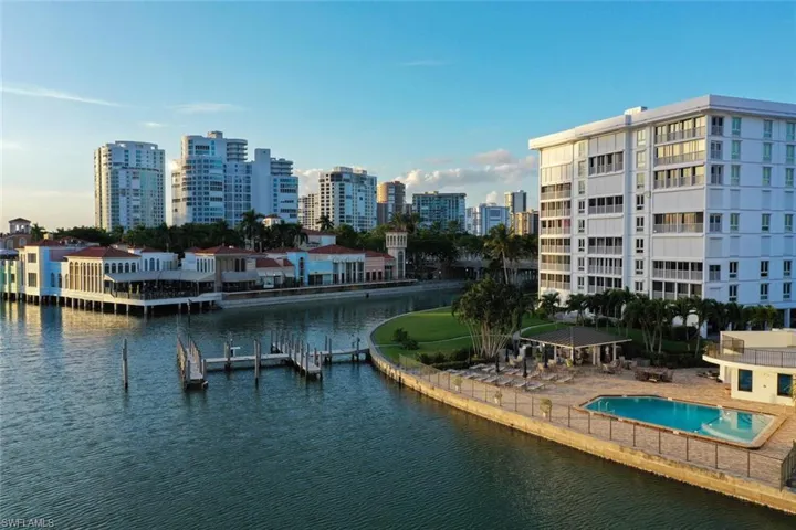 250 Park Shore Dr 101, Naples, Florida 34103