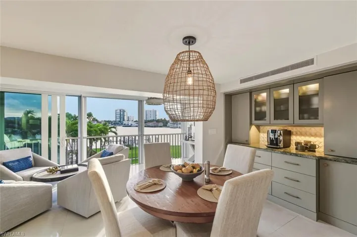 250 Park Shore Dr 101, Naples, Florida 34103