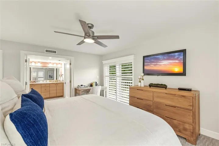 250 Park Shore Dr 101, Naples, Florida 34103