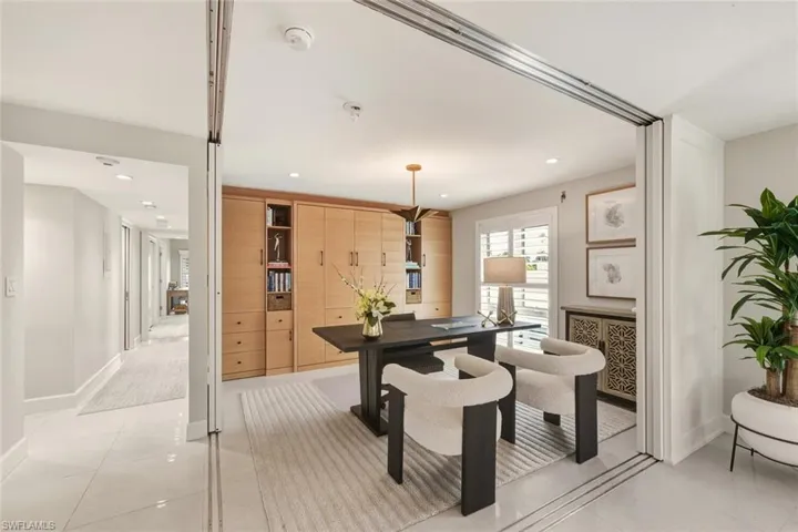 250 Park Shore Dr 101, Naples, Florida 34103