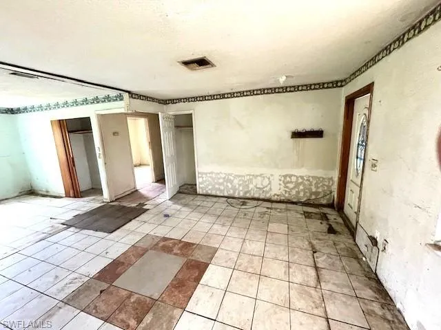 4557  Amanda  LN, Fort Myers, FL 33905