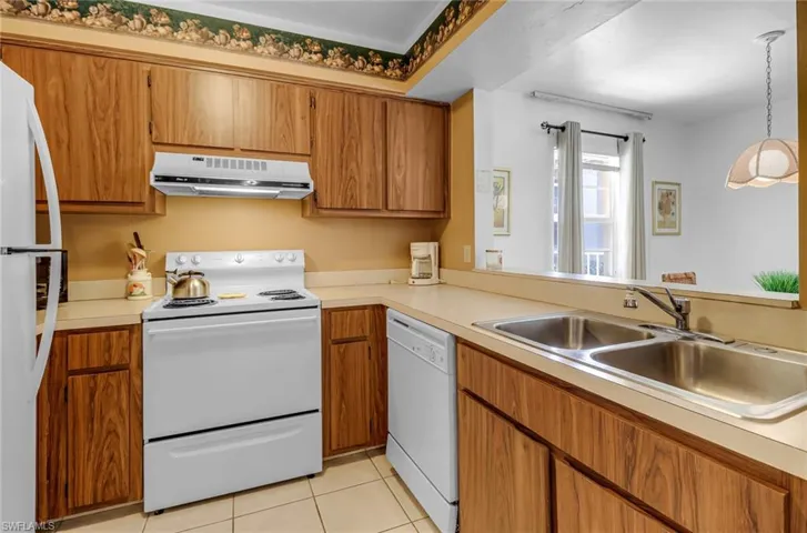 1051 Foxfire Ln # 201, Naples Fl 34104