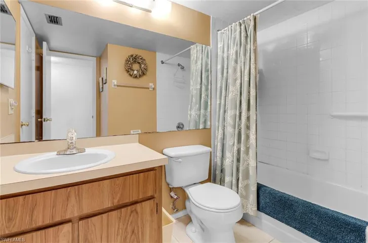 1051 Foxfire Ln # 201, Naples Fl 34104