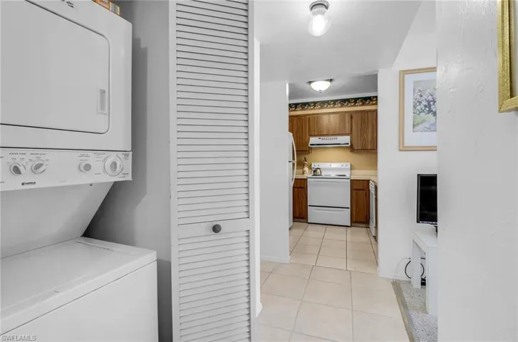 1051 Foxfire Ln # 201, Naples Fl 34104