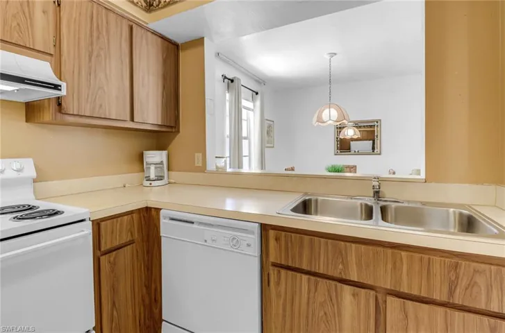 1051 Foxfire Ln # 201, Naples Fl 34104