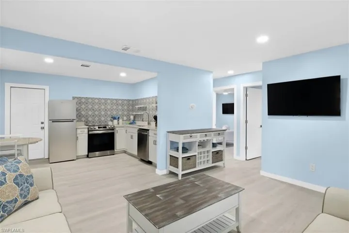 817-819  Indiana  AVE, Fort Myers, FL 33908