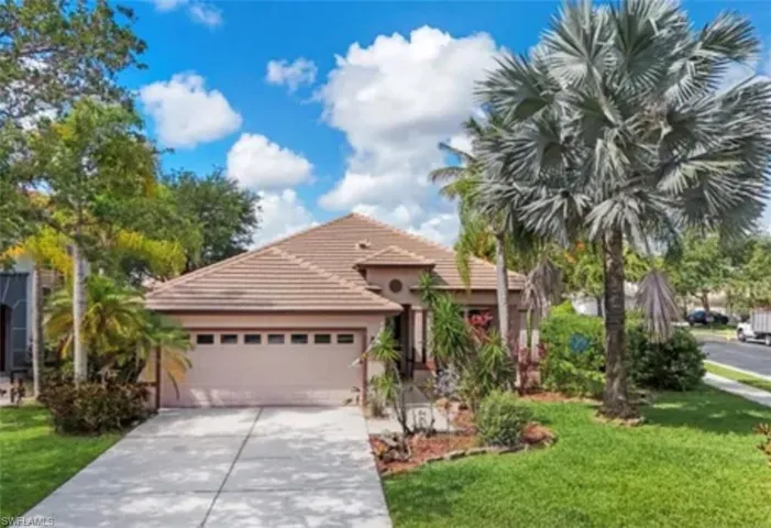 8241  Laurel Lakes  BLVD, Naples, FL 34119