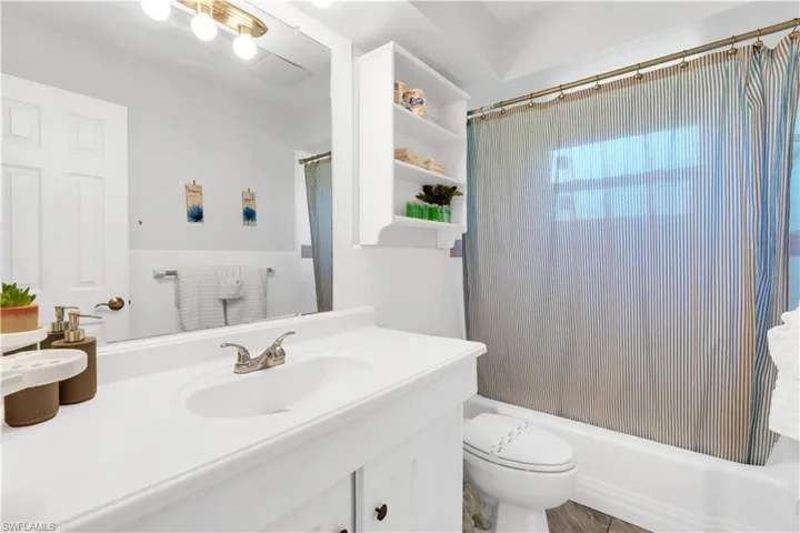 5602 Driftwood Pkwy, Cape Coral, Florida 33904