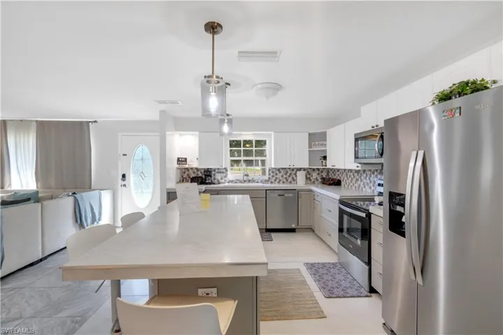 5602 Driftwood Pkwy, Cape Coral, Florida 33904
