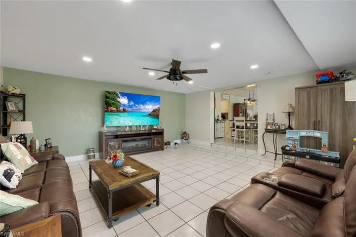 1007 Wilshire Dr, Fort Myers, Florida 33919