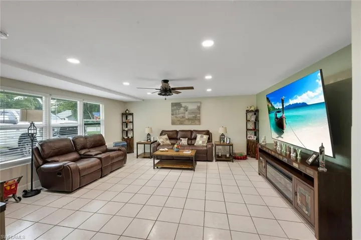 1007 Wilshire Dr, Fort Myers, Florida 33919