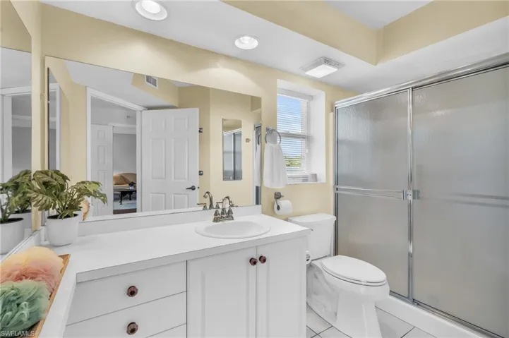 15475  Cedarwood  LN, Naples, FL 34110