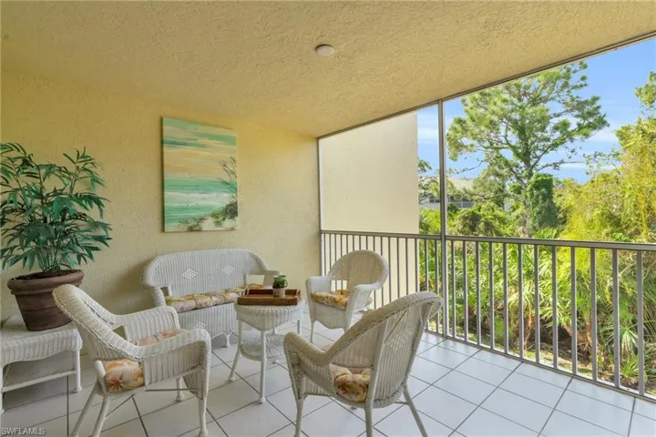 15475  Cedarwood  LN, Naples, FL 34110