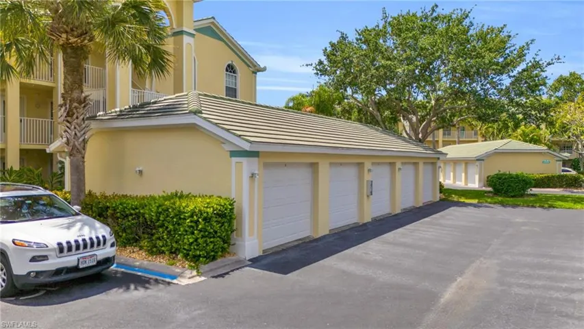 15475  Cedarwood  LN, Naples, FL 34110