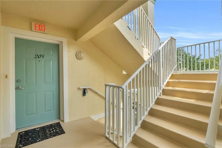 15475  Cedarwood  LN, Naples, FL 34110