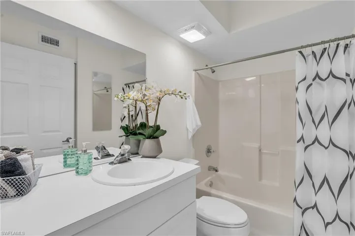 15475  Cedarwood  LN, Naples, FL 34110