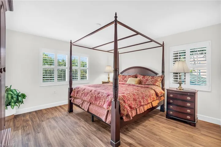 15475  Cedarwood  LN, Naples, FL 34110