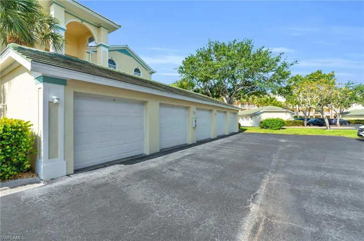15475  Cedarwood  LN, Naples, FL 34110