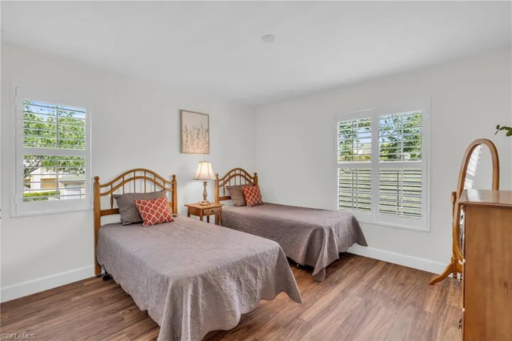 15475  Cedarwood  LN, Naples, FL 34110