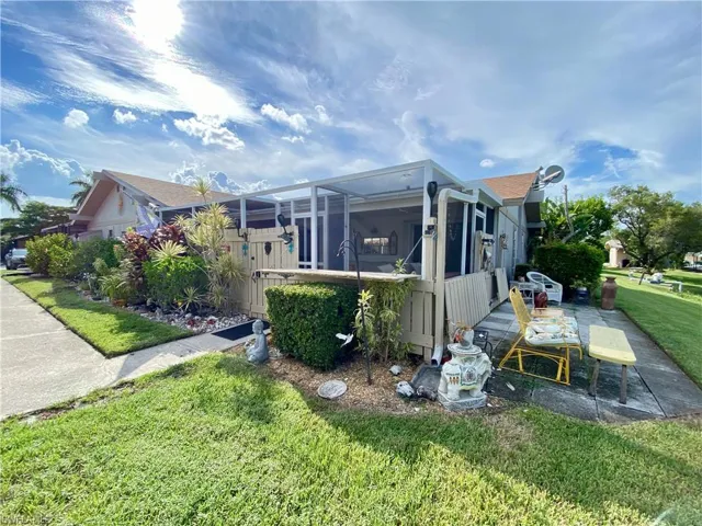 15568  Crystal Lake  DR, North Fort Myers, FL 33917
