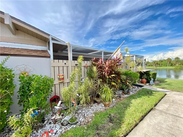 15568  Crystal Lake  DR, North Fort Myers, FL 33917