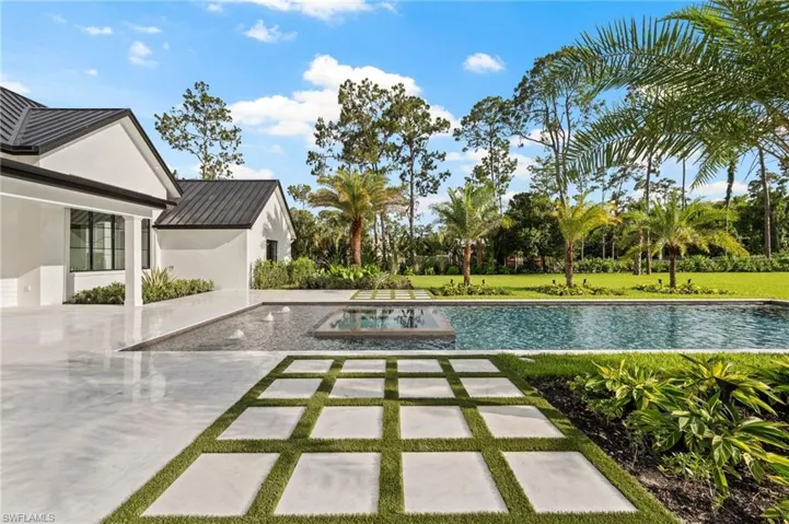 191 29th St Sw, Naples, Florida 34117