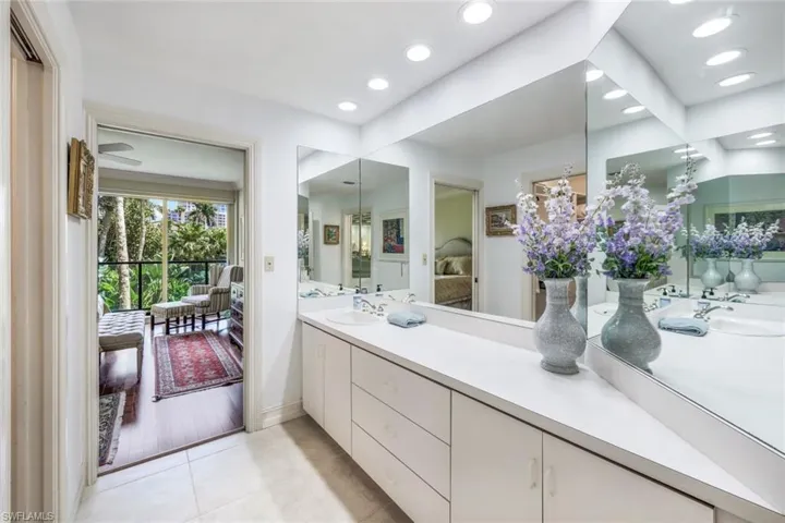 4901 Gulf Shore Blvd N 104, Naples, Florida 34103