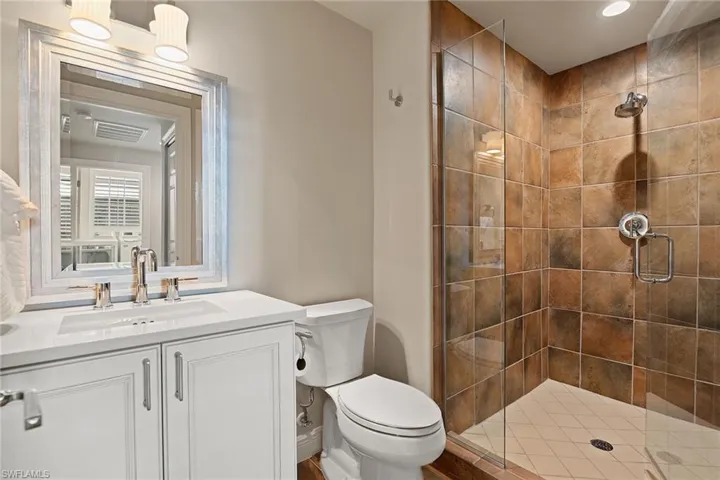 417  4th S AVE, Naples, FL 34102