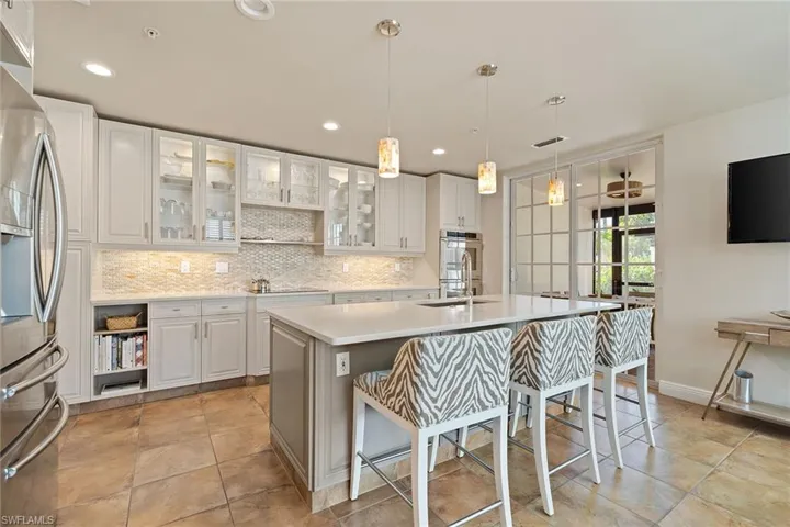 417  4th S AVE, Naples, FL 34102