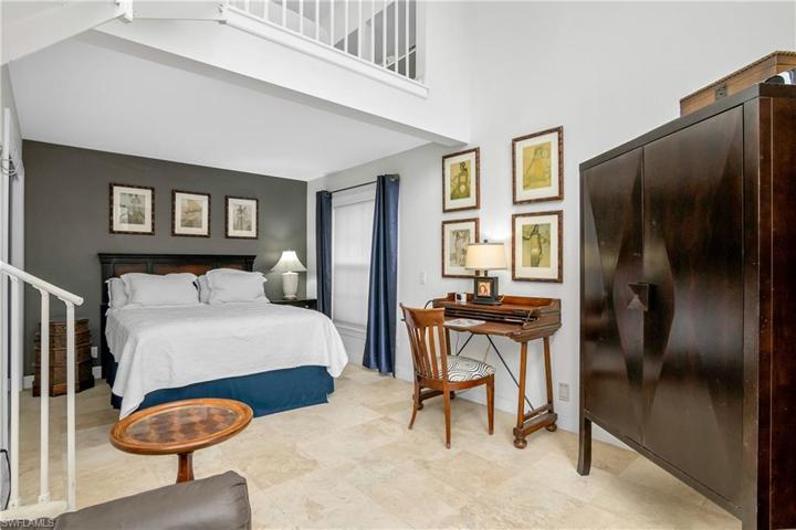 Guest house with 2 sleeping quarters & kitchenette