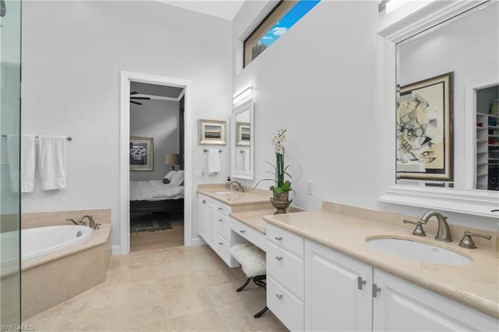 Owners ensuite bath