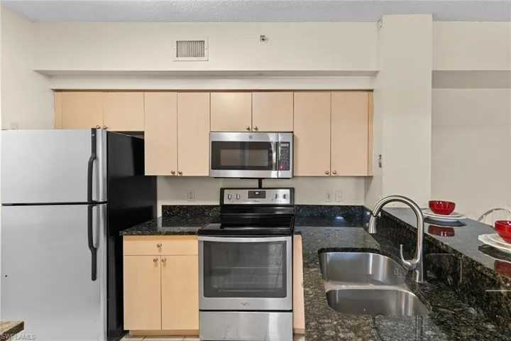 1130  Reserve  WAY, Naples, FL 34105