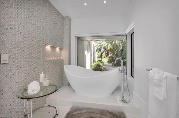Ready for a relaxing bath after your day of pickle ball or golf?