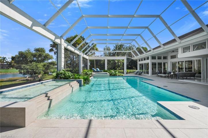 During the day, you will enjoy wide, expansive lake and golf course views from your lanai.