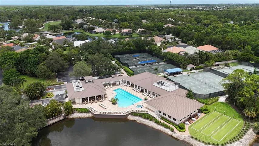 Eagle Creek Club Fitness Center, Racquet Program & Resort Pool at Crystal Lake Café