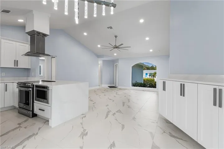 3478  14th N ST, Naples, FL 34103