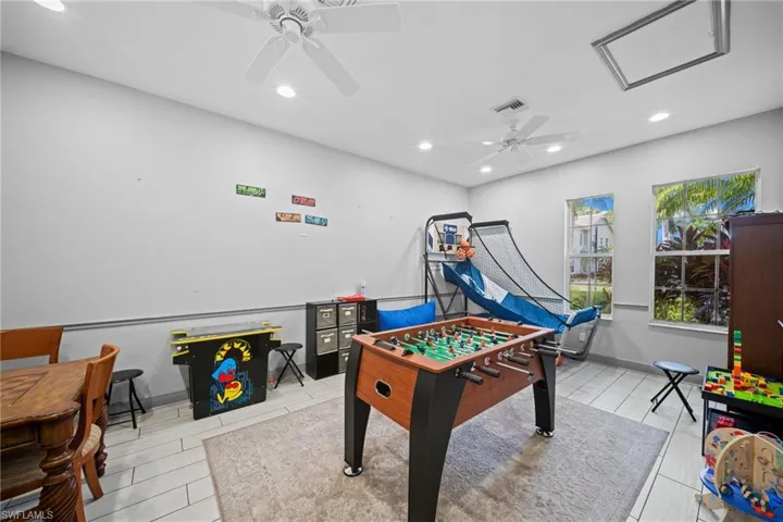 1405 Mariposa Cir 11202, Naples, Florida 34105