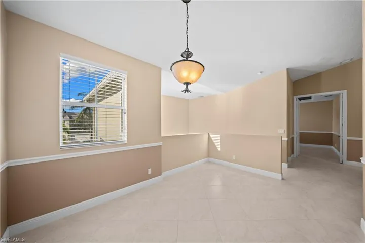 1405 Mariposa Cir 11202, Naples, Florida 34105