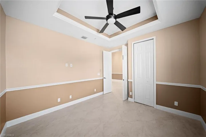 1405 Mariposa Cir 11202, Naples, Florida 34105